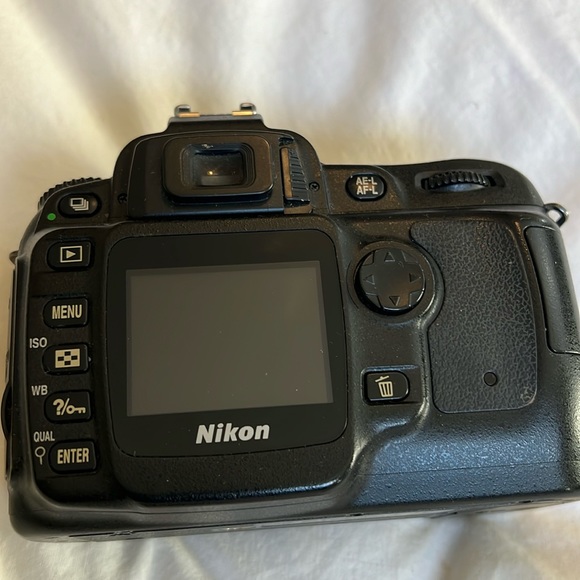 Nikon D50 DSLR Camera Body, Black - Picture 8 of 11